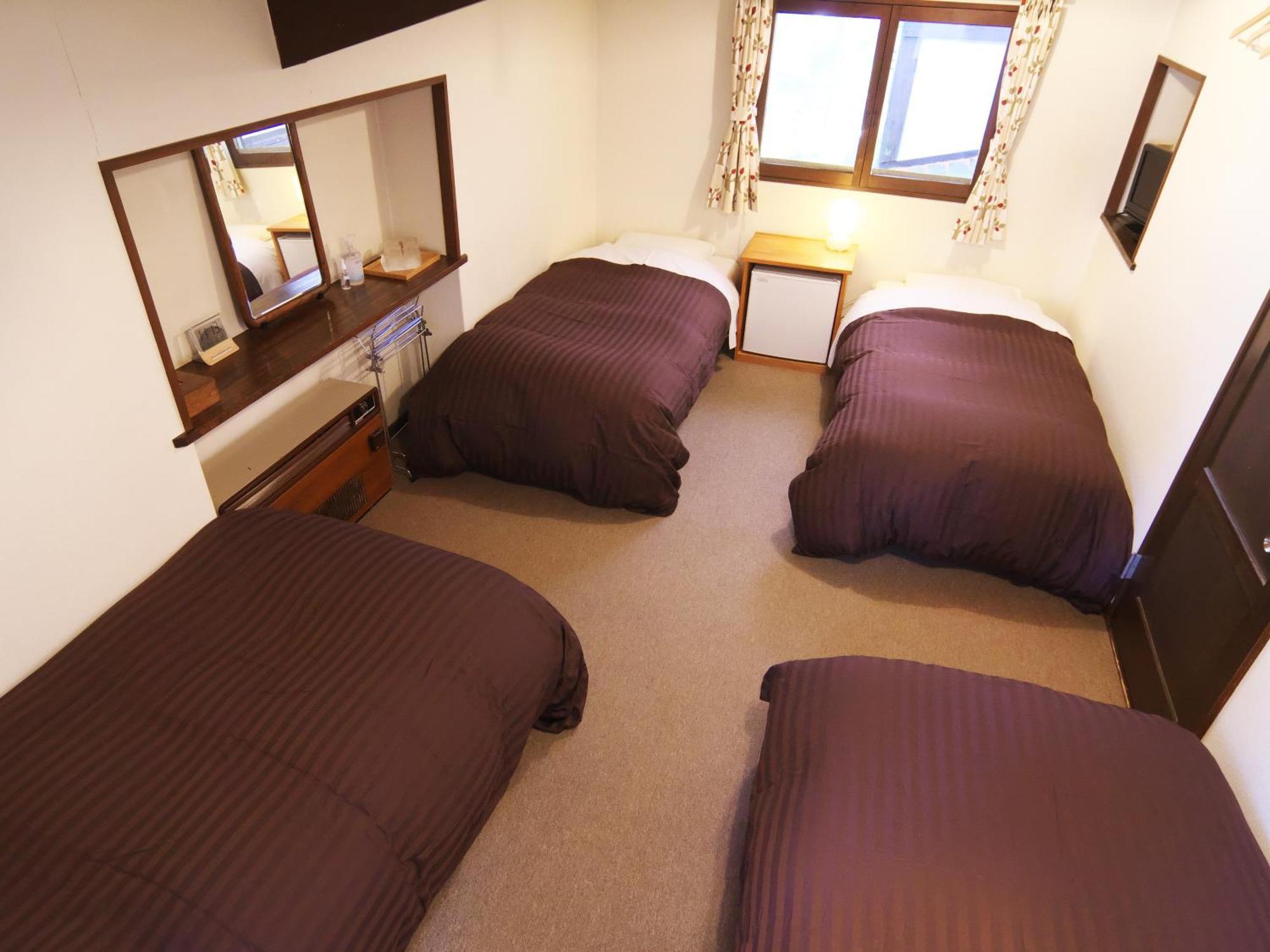 Hakuba Goryu Pension Kurumi Exterior photo