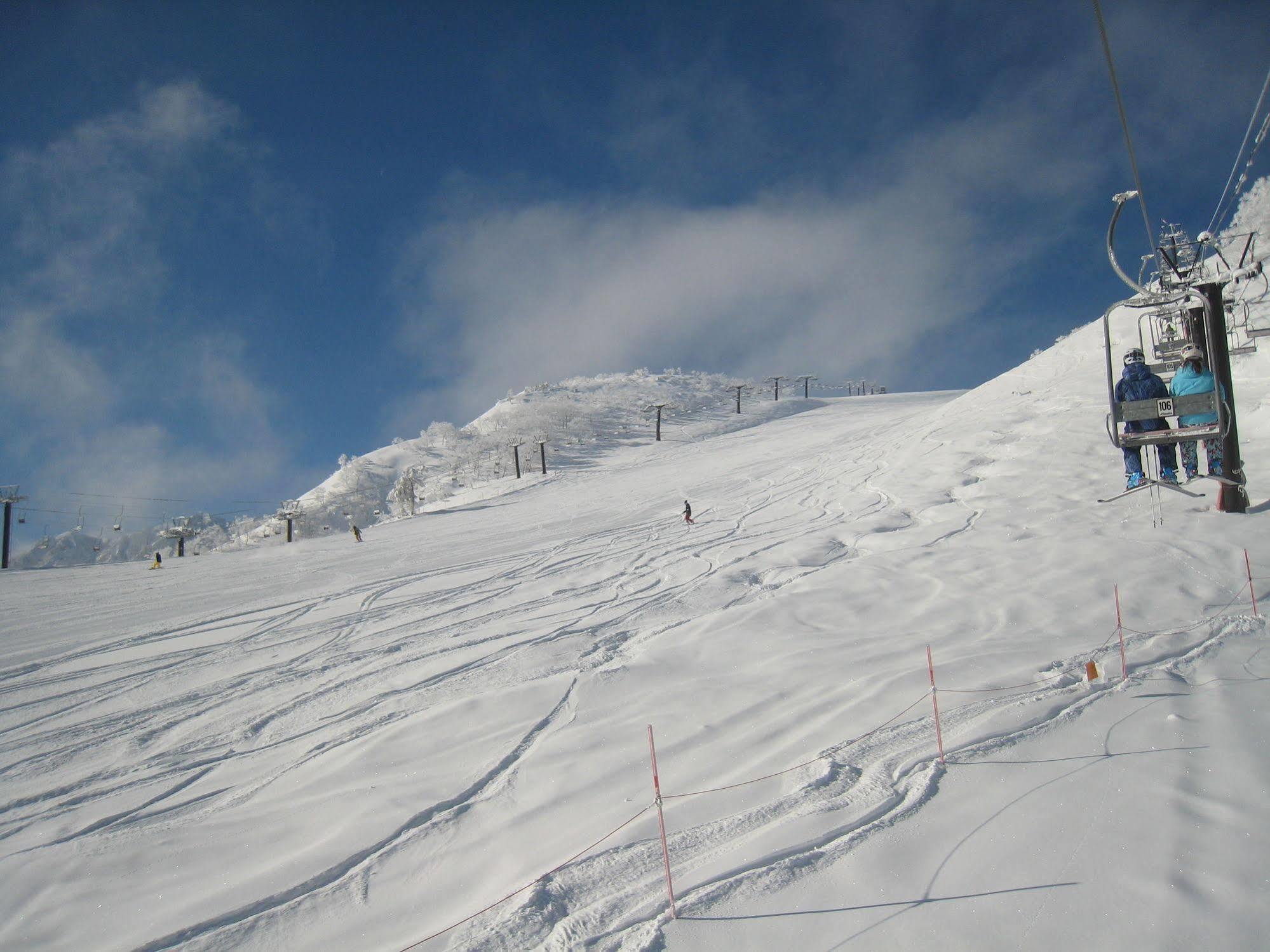 Hakuba Goryu Pension Kurumi Exterior photo
